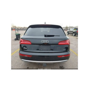 Audi Q5  SUV 2019,  2.0 benzyna, automat - Na sprzedaż za 33 900 zł - Tarnów - zdjęcie 8
