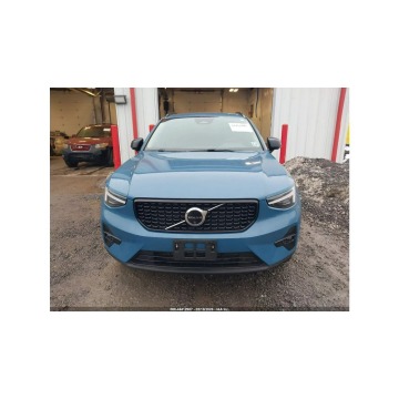 Volvo   SUV 2024,  2.0 benzyna, automat - Na sprzedaż za 65 000 zł - Tarnów - zdjęcie 3