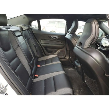 Volvo S60  Sedan/Limuzyna 2019,  2.0 benzyna, automat - Na sprzedaż za 35 000 zł - Tarnów - zdjęcie 10
