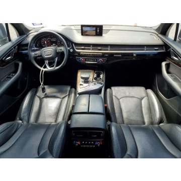Audi Q7  SUV 2018,  3.0 benzyna, automat - Na sprzedaż za 45 000 zł - Tarnów - zdjęcie 8