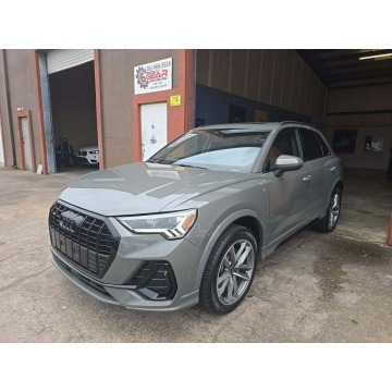 Audi Q3  SUV 2023,  2.0 benzyna, automat - Na sprzedaż za 59 000 zł - Tarnów - zdjęcie 2