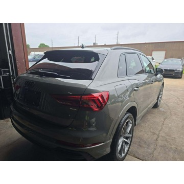 Audi Q3  SUV 2023,  2.0 benzyna, automat - Na sprzedaż za 59 000 zł - Tarnów - zdjęcie 4