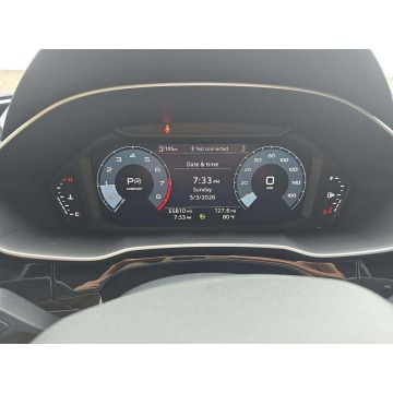 Audi Q3  SUV 2023,  2.0 benzyna, automat - Na sprzedaż za 59 000 zł - Tarnów - zdjęcie 8