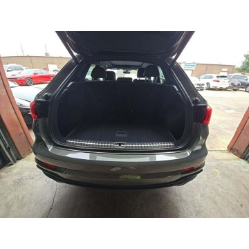 Audi Q3  SUV 2023,  2.0 benzyna, automat - Na sprzedaż za 59 000 zł - Tarnów - zdjęcie 5