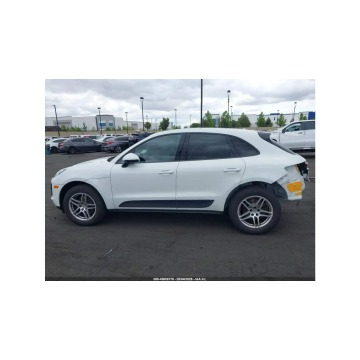 Porsche Macan  SUV 2020,  2.0 benzyna, automat - Na sprzedaż za 65 000 zł - Tarnów - zdjęcie 5