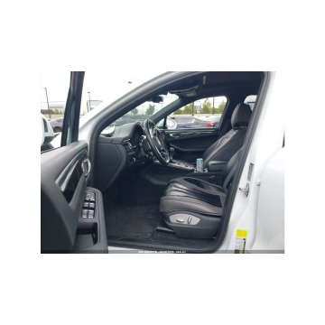 Porsche Macan  SUV 2020,  2.0 benzyna, automat - Na sprzedaż za 65 000 zł - Tarnów - zdjęcie 10
