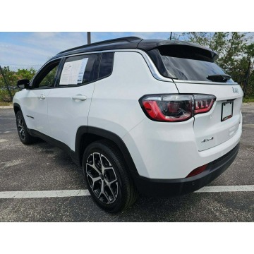 Jeep Compass  SUV 2025,  2.0 benzyna, automat - Na sprzedaż za 55 000 zł - Tarnów - zdjęcie 3