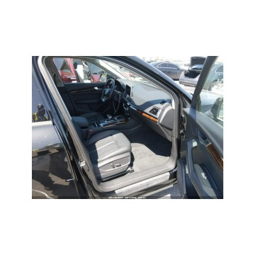 Audi Q5  SUV 2018,  2.0 benzyna, automat - Na sprzedaż za 33 500 zł - Tarnów - zdjęcie 9