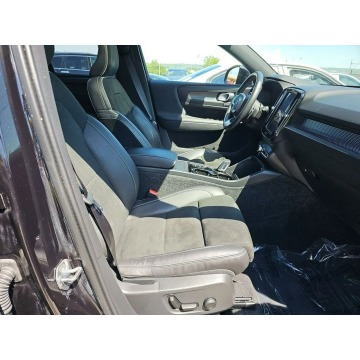Volvo   SUV 2020,  2.0 benzyna, automat - Na sprzedaż za 39 000 zł - Tarnów - zdjęcie 8