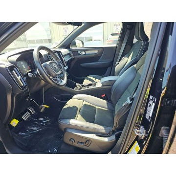 Volvo   SUV 2020,  2.0 benzyna, automat - Na sprzedaż za 39 000 zł - Tarnów - zdjęcie 9