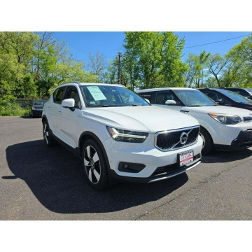 Volvo   SUV 2019,  2.0 benzyna, automat - Na sprzedaż za 39 000 zł - Tarnów - zdjęcie 2