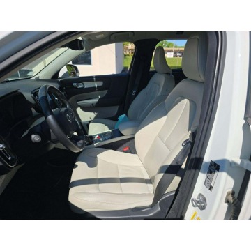 Volvo   SUV 2019,  2.0 benzyna, automat - Na sprzedaż za 39 000 zł - Tarnów - zdjęcie 6