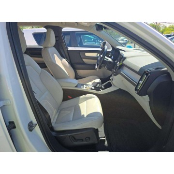 Volvo   SUV 2019,  2.0 benzyna, automat - Na sprzedaż za 39 000 zł - Tarnów - zdjęcie 7