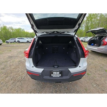 Volvo   SUV 2025,  2.0 benzyna, automat - Na sprzedaż za 75 000 zł - Tarnów - zdjęcie 5