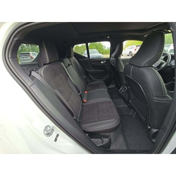Volvo   SUV 2025,  2.0 benzyna, automat - Na sprzedaż za 75 000 zł - Tarnów - zdjęcie 8