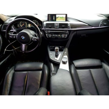 BMW Seria 3  Sedan/Limuzyna 2018,  2.0 benzyna, automat - Na sprzedaż za 32 000 zł - Tarnów - zdjęcie 8
