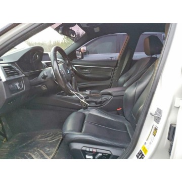 BMW Seria 3  Sedan/Limuzyna 2018,  2.0 benzyna, automat - Na sprzedaż za 32 000 zł - Tarnów - zdjęcie 7