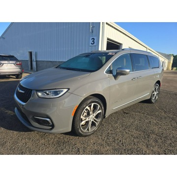 Chrysler Pacifica - PINNACLE / AWD / niski przebieg