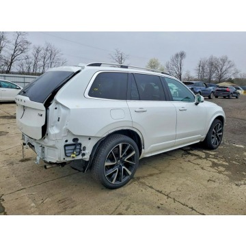 Volvo   SUV 2018,  2.0 benzyna, automat - Na sprzedaż za 41 900 zł - Warszawa - zdjęcie 4