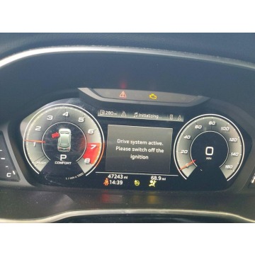 Audi Q3  SUV 2022,  2.0 benzyna, automat - Na sprzedaż za 49 000 zł - Warszawa - zdjęcie 9