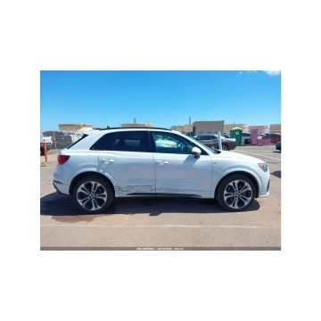 Audi Q3  SUV 2021,  2.0 benzyna, automat - Na sprzedaż za 45 000 zł - Warszawa - zdjęcie 4