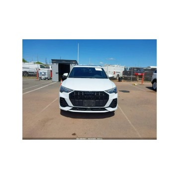 Audi Q3  SUV 2021,  2.0 benzyna, automat - Na sprzedaż za 45 000 zł - Warszawa - zdjęcie 2