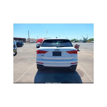 Audi Q3  SUV 2021,  2.0 benzyna, automat - Na sprzedaż za 45 000 zł - Warszawa - zdjęcie 8