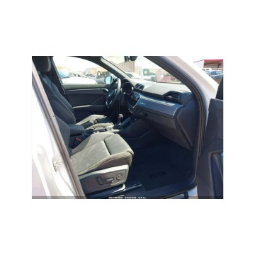 Audi Q3  SUV 2021,  2.0 benzyna, automat - Na sprzedaż za 45 000 zł - Warszawa - zdjęcie 9