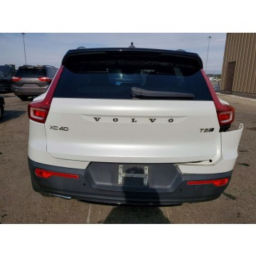 Volvo   SUV 2019,  2.0 benzyna, automat - Na sprzedaż za 35 000 zł - Warszawa - zdjęcie 6