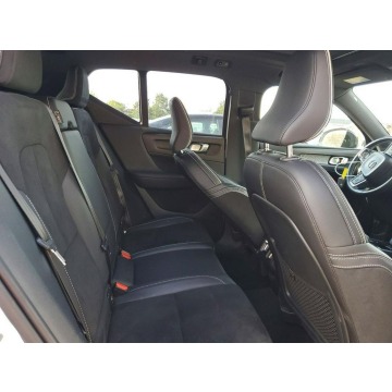 Volvo   SUV 2019,  2.0 benzyna, automat - Na sprzedaż za 35 000 zł - Warszawa - zdjęcie 11