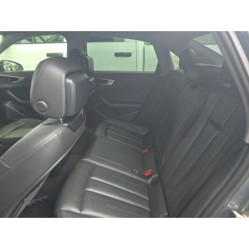 Audi A4  Sedan/Limuzyna 2018,  2.0 benzyna, automat - Na sprzedaż za 32 000 zł - Warszawa - zdjęcie 10
