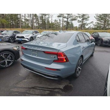 Volvo S60  Sedan/Limuzyna 2024,  2.0 benzyna, automat - Na sprzedaż za 75 000 zł - Warszawa - zdjęcie 4