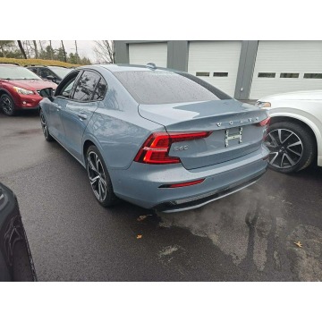 Volvo S60  Sedan/Limuzyna 2024,  2.0 benzyna, automat - Na sprzedaż za 75 000 zł - Warszawa - zdjęcie 3
