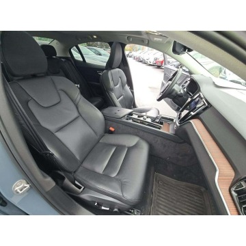 Volvo S60  Sedan/Limuzyna 2024,  2.0 benzyna, automat - Na sprzedaż za 75 000 zł - Warszawa - zdjęcie 6