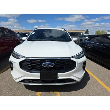 Ford Kuga  SUV 2023,  2.5 hybryda, automat - Na sprzedaż za 49 000 zł - Warszawa - zdjęcie 2