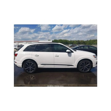 Audi Q7  SUV 2021,  3.0 benzyna, automat - Na sprzedaż za 65 000 zł - Warszawa - zdjęcie 4