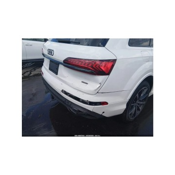 Audi Q7  SUV 2021,  3.0 benzyna, automat - Na sprzedaż za 65 000 zł - Warszawa - zdjęcie 9