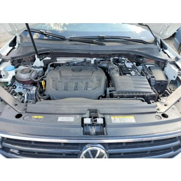 Volkswagen Tiguan  SUV 2024,  2.0 benzyna, automat - Na sprzedaż za 52 000 zł - Warszawa - zdjęcie 12