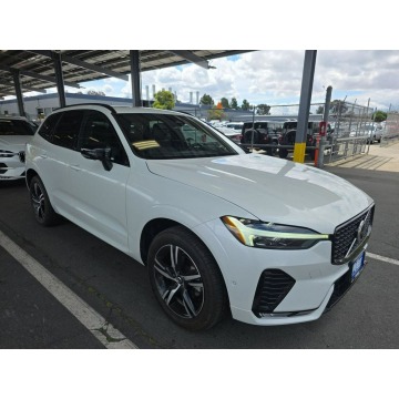 Volvo   SUV 2022,  2.0 benzyna, automat - Na sprzedaż za 69 000 zł - Warszawa - zdjęcie 2