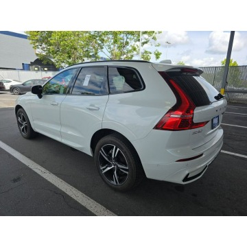 Volvo   SUV 2022,  2.0 benzyna, automat - Na sprzedaż za 69 000 zł - Warszawa - zdjęcie 5