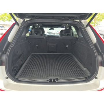 Volvo   SUV 2022,  2.0 benzyna, automat - Na sprzedaż za 69 000 zł - Warszawa - zdjęcie 12