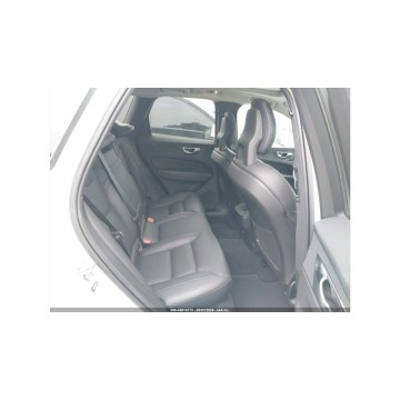 Volvo   SUV 2018,  2.0 benzyna, automat - Na sprzedaż za 35 000 zł - Warszawa - zdjęcie 10