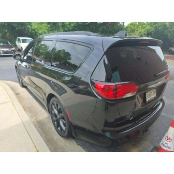 Chrysler Pacifica  Minivan/Van 2020,  3.6 benzyna, automat - Na sprzedaż za 39 000 zł - Warszawa - zdjęcie 3