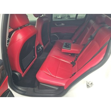 Alfa Romeo Giulia  Sedan/Limuzyna 2019,  2.0 benzyna, automat - Na sprzedaż za 30 000 zł - Warszawa - zdjęcie 10