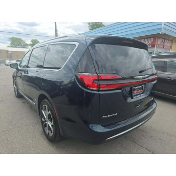 Chrysler Pacifica  Minivan/Van 2024,  3.6 benzyna, automat - Na sprzedaż za 79 000 zł - Warszawa - zdjęcie 3