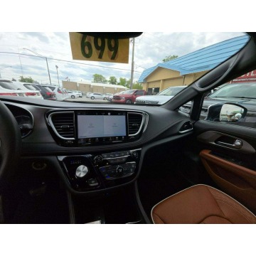Chrysler Pacifica  Minivan/Van 2024,  3.6 benzyna, automat - Na sprzedaż za 79 000 zł - Warszawa - zdjęcie 9