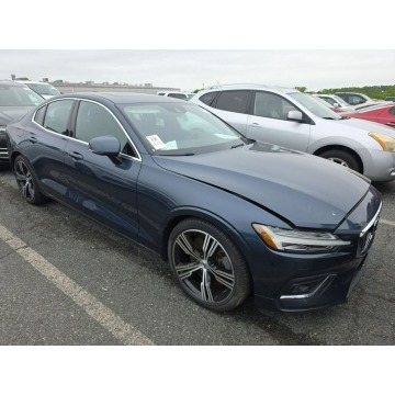 Volvo S60  Sedan/Limuzyna 2019,  2.0 benzyna, automat - Na sprzedaż za 35 000 zł - Warszawa - zdjęcie 3