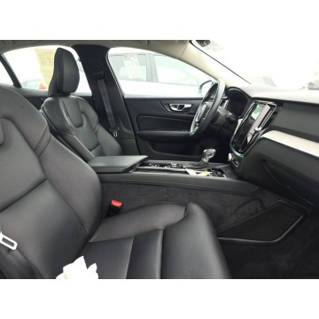 Volvo S60  Sedan/Limuzyna 2019,  2.0 benzyna, automat - Na sprzedaż za 35 000 zł - Warszawa - zdjęcie 8