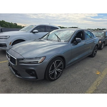 Volvo S60  Sedan/Limuzyna 2019,  2.0 benzyna, automat - Na sprzedaż za 35 000 zł - Warszawa - zdjęcie 2