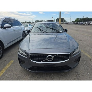 Volvo S60  Sedan/Limuzyna 2019,  2.0 benzyna, automat - Na sprzedaż za 35 000 zł - Warszawa - zdjęcie 3